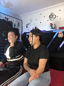 Snapshot of 1lovelygirls chatting on November 19, 2025, 12:27 pm 1lovelygirls online show from November 19, 2025, 12:27 pm