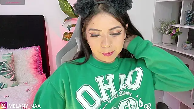 Snapshot of melany_naa chatting on November 19, 2025, 1:05 am melany naa online show from November 19, 2025, 1:05 am