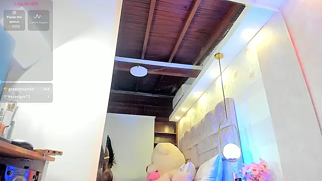 amina west online show from October 24, 2025, 10:42 pm