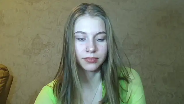 Snapshot of KirraLiam chatting on February 7, 2025, 4:03 pm KirraLiam online show from February 7, 2025, 4:03 pm