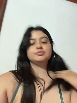 Stephania 18 online show from October 11, 2025, 4:57 am