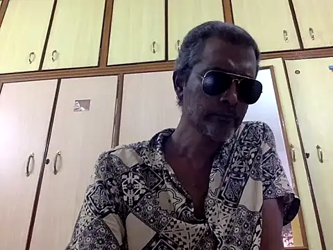 Lookin4Kinky Partner online show from December 5, 2025, 8:02 am