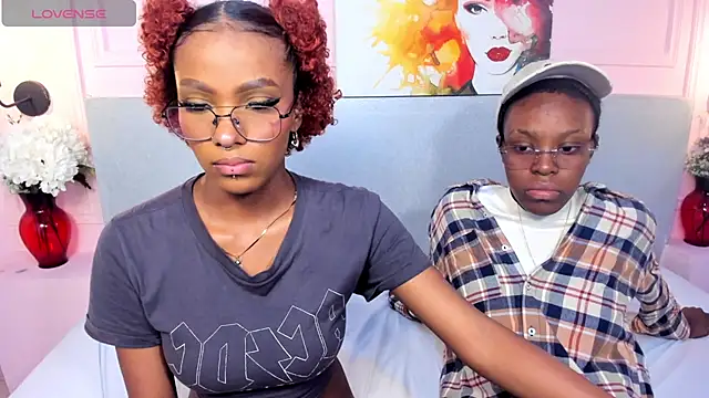 LiannaDixon online show from February 16, 2025, 3:59 pm