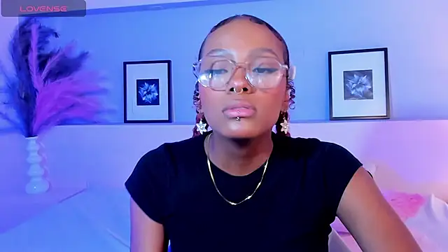 LiannaDixon online show from March 20, 2025, 8:19 pm