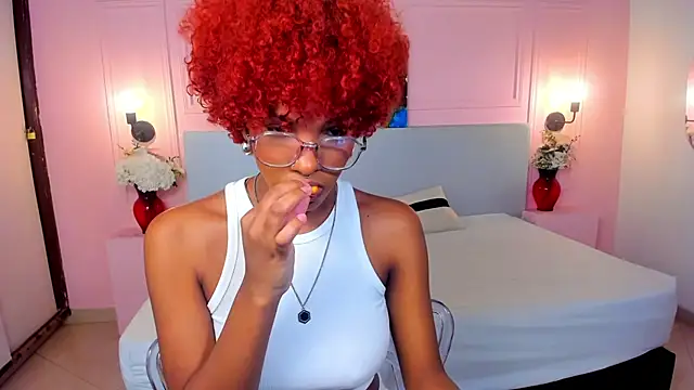 LiannaDixon online show from January 27, 2025, 1:41 pm