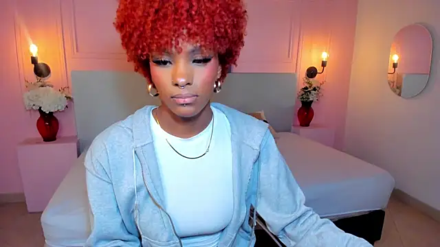 LiannaDixon online show from February 6, 2025, 12:26 pm