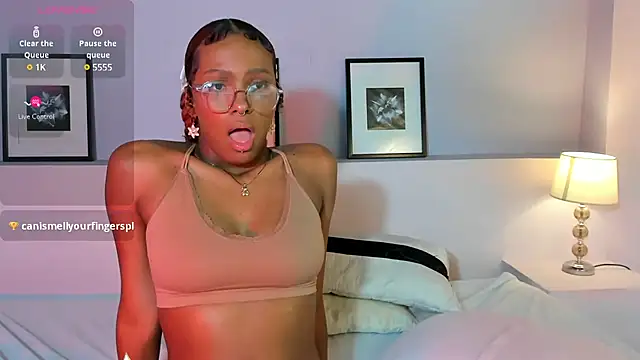 LiannaDixon online show from March 20, 2025, 11:23 pm