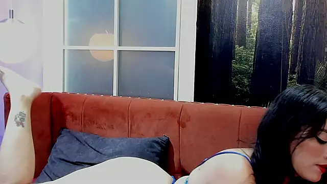 Snapshot of ChloeRem chatting on January 31, 2025, 11:13 pm ChloeRem online show from January 31, 2025, 11:13 pm
