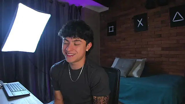 Snapshot of Ares_Dickson chatting on February 16, 2025, 3:26 am Ares Dickson online show from February 16, 2025, 3:26 am