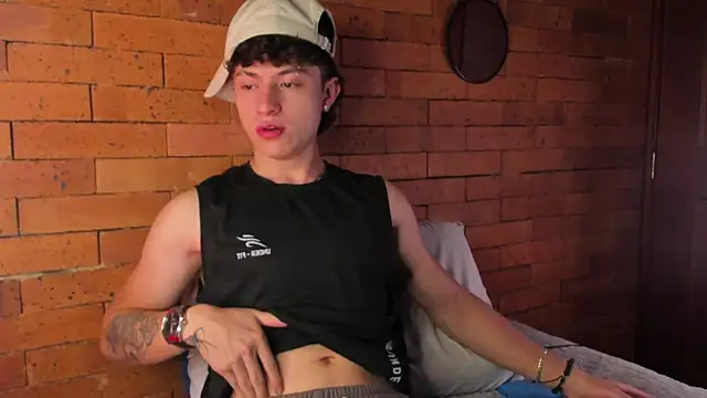 Snapshot of Ares_Dickson chatting on February 4, 2025, 8:02 am Ares Dickson online show from February 4, 2025, 8:02 am