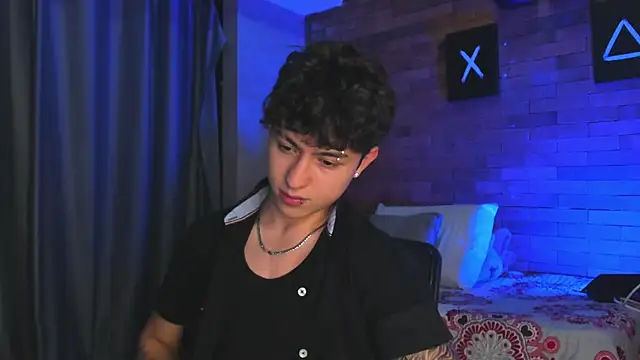 Snapshot of Ares_Dickson chatting on February 20, 2025, 6:50 am Ares Dickson online show from February 20, 2025, 6:50 am