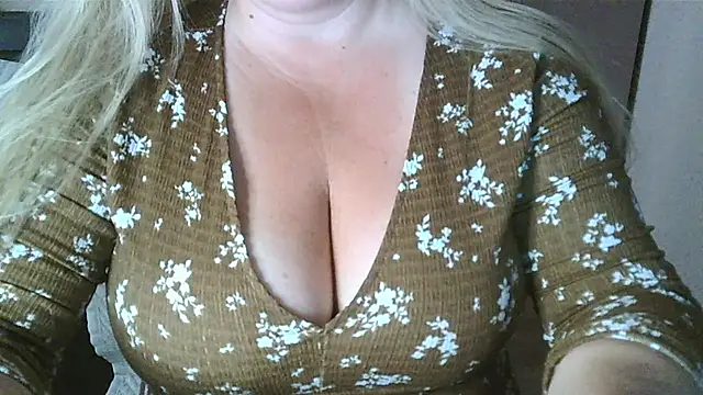 Snapshot of yourmarisexy chatting on July 20, 2026, 10:39 am yourmarisexy online show from July 20, 2026, 10:39 am