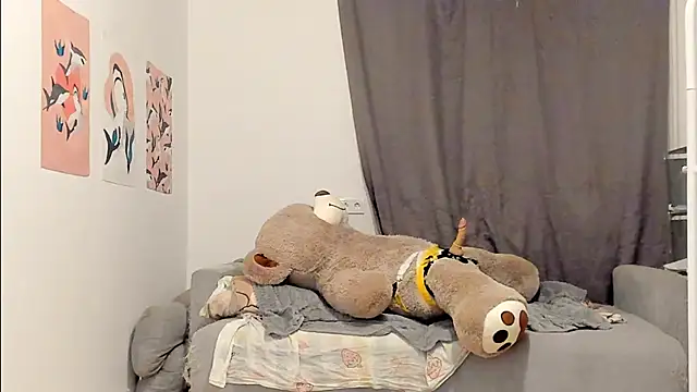 Snapshot of Silly__Milly chatting on February 10, 2025, 5:52 pm Silly  Milly online show from February 10, 2025, 5:52 pm