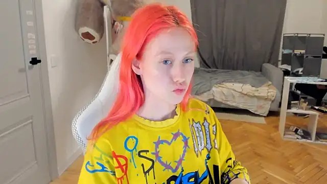 Snapshot of Silly__Milly chatting on February 8, 2025, 4:57 pm Silly  Milly online show from February 8, 2025, 4:57 pm