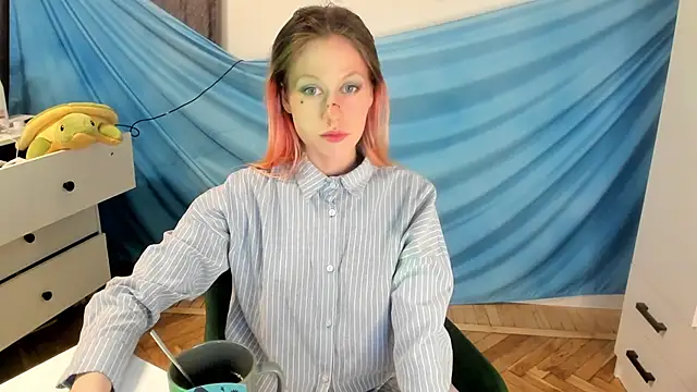 Snapshot of Silly__Milly chatting on October 27, 2025, 9:16 pm Silly  Milly online show from October 27, 2025, 9:16 pm