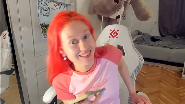 Snapshot of Silly__Milly chatting on January 30, 2025, 12:59 pm Silly  Milly online show from January 30, 2025, 12:59 pm