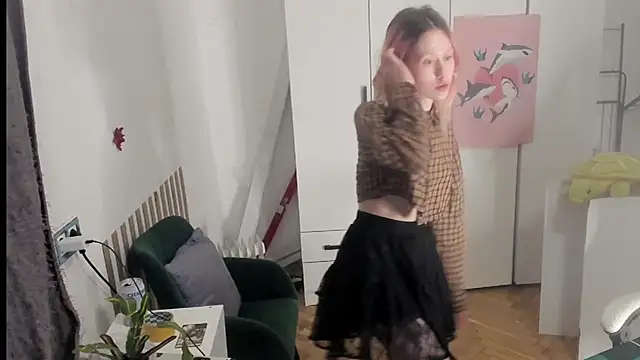 Snapshot of Silly__Milly chatting on May 25, 2026, 1:05 am Silly Milly online show from May 25, 2026, 1:05 am