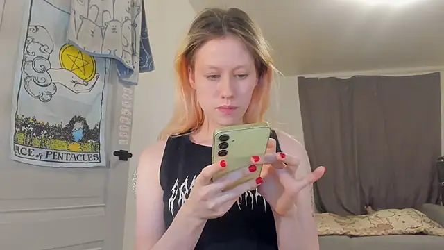 Snapshot of Silly__Milly chatting on December 26, 2024, 4:14 pm Silly  Milly online show from December 26, 2024, 4:14 pm