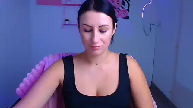 Loren Moa online show from October 24, 2025, 11:53 am