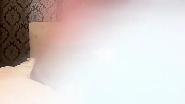 LucyLuxee19 online show from November 3, 2025, 3:48 pm