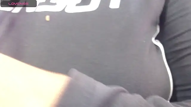 ozuna sex online show from September 19, 2025, 8:35 pm