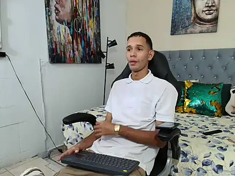 Snapshot of tonny_23cm_ chatting on October 21, 2025, 6:51 pm tonny 23cm online show from October 21, 2025, 6:51 pm