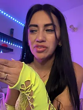 Snapshot of tamara_jay chatting on February 20, 2025, 11:54 pm tamara jay online show from February 20, 2025, 11:54 pm