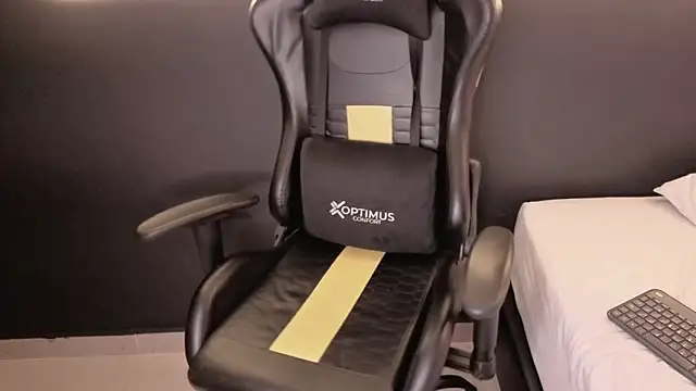 samanthaevanss1 online show from February 24, 2026, 2:12 am