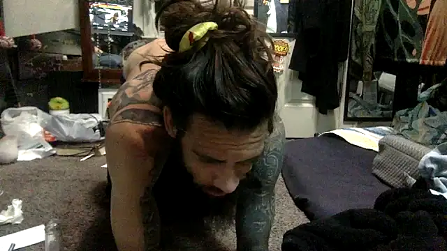 Snapshot of Robriguezxxx chatting on May 6, 2026, 3:21 am Robriguezxxx online show from May 6, 2026, 3:21 am