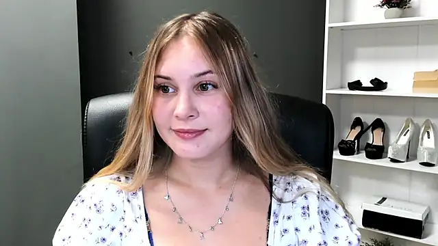 kitty valeria online show from July 13, 2026, 9:03 pm