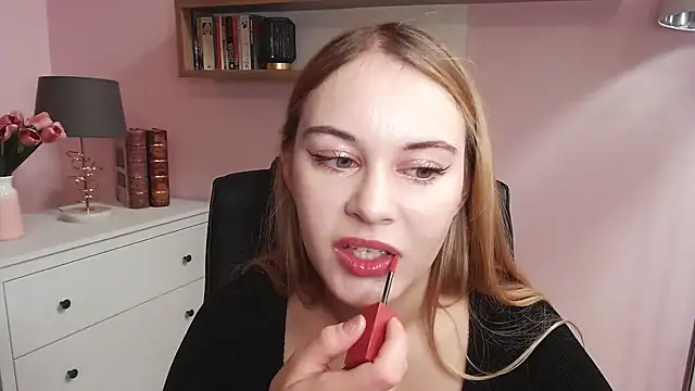 kitty valeria online show from December 8, 2024, 8:09 am