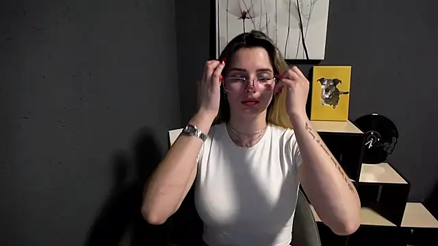 lady olivia  online show from May 19, 2026, 1:18 pm
