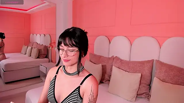 emilly williams  online show from January 31, 2025, 5:10 pm