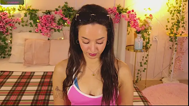 Lolly Neal online show from October 18, 2025, 4:58 am