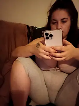 Snapshot of yzabell18 chatting on January 31, 2026, 9:13 pm yzabell18 online show from January 31, 2026, 9:13 pm