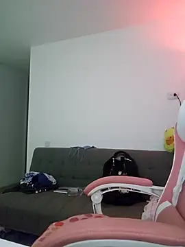 azumiichan online show from April 29, 2026, 12:37 am