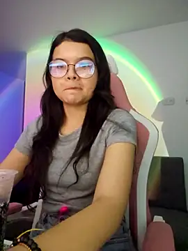 Snapshot of azumiichan chatting on October 9, 2025, 12:00 am azumiichan online show from October 9, 2025, 12:00 am