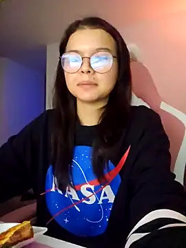 Snapshot of azumiichan chatting on November 27, 2025, 12:11 am azumiichan online show from November 27, 2025, 12:11 am