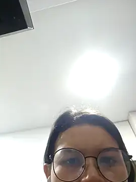 Snapshot of azumiichan chatting on November 12, 2025, 12:37 am azumiichan online show from November 12, 2025, 12:37 am