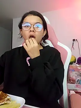 azumiichan online show from March 14, 2026, 12:49 am