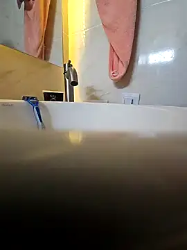 azumiichan online show from April 5, 2026, 4:57 pm