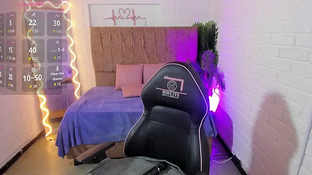 Chiara tay online show from October 8, 2025, 7:25 pm