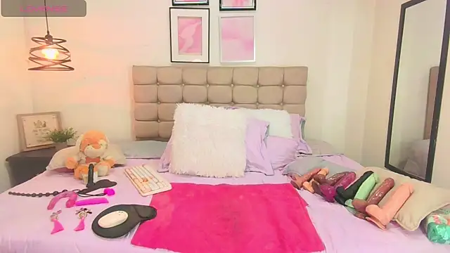 noa  01 online show from April 10, 2026, 1:51 pm