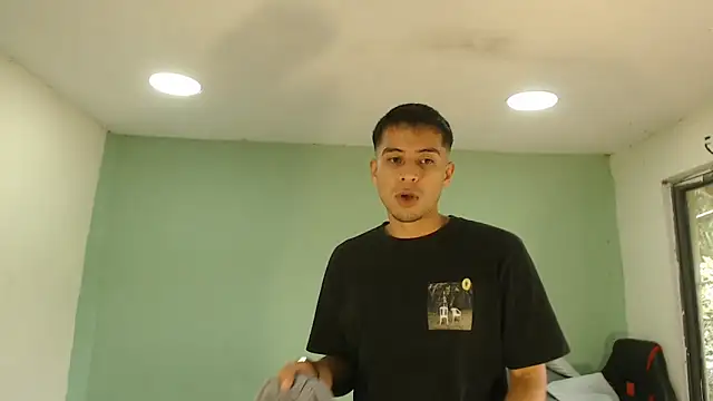 Snapshot of danielitopapuu chatting on February 17, 2026, 4:15 pm danielitopapuu online show from February 17, 2026, 4:15 pm