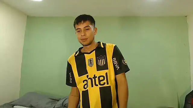 Snapshot of danielitopapuu chatting on February 11, 2026, 3:06 am danielitopapuu online show from February 11, 2026, 3:06 am