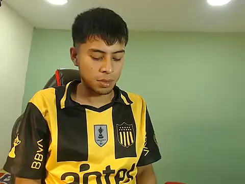 Snapshot of danielitopapuu chatting on December 17, 2025, 4:50 am danielitopapuu online show from December 17, 2025, 4:50 am