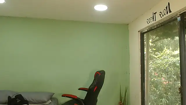 Snapshot of danielitopapuu chatting on February 16, 2026, 2:05 pm danielitopapuu online show from February 16, 2026, 2:05 pm