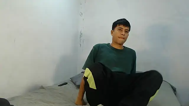 Snapshot of danielitopapuu chatting on October 3, 2025, 9:44 am danielitopapuu online show from October 3, 2025, 9:44 am
