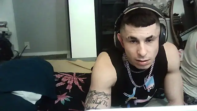 Snapshot of --D-a-D-D-y- chatting on March 3, 2025, 7:35 am --D-a-D-D-y- online show from March 3, 2025, 7:35 am
