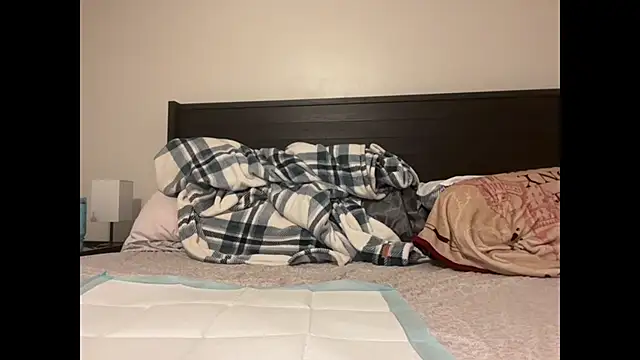 QueenLolaX online show from October 11, 2025, 4:02 am